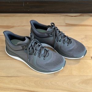 Lululemon chargefeel workout low shoes